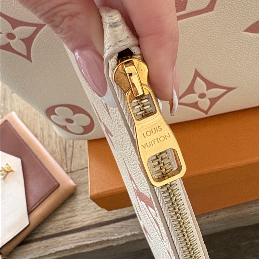 Louis Vuitton Cream Tote with Pink Monogram Accents - Picture 9 of 10